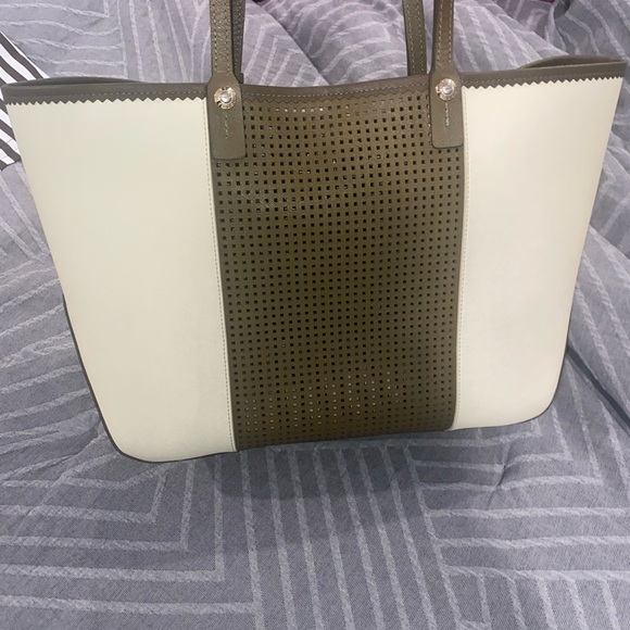 🪐Rare Henri Bendel W 57th perforated tote - Picture 2 of 12